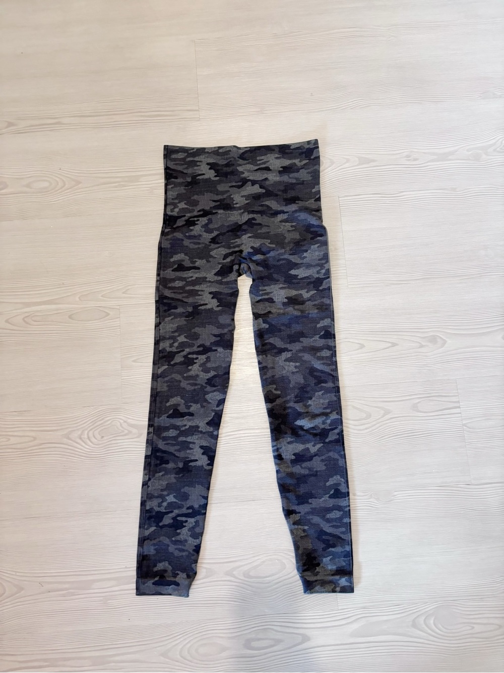 NWOT SPANX Camo High-Waist Leggings - Gray & Black / size small